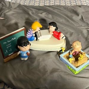 Lot of Hallmark numbered peanuts figures